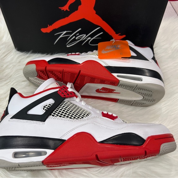 🔥 NIKE JORDAN 4 RETRO Fire Red (2020)VNDSSize 12M